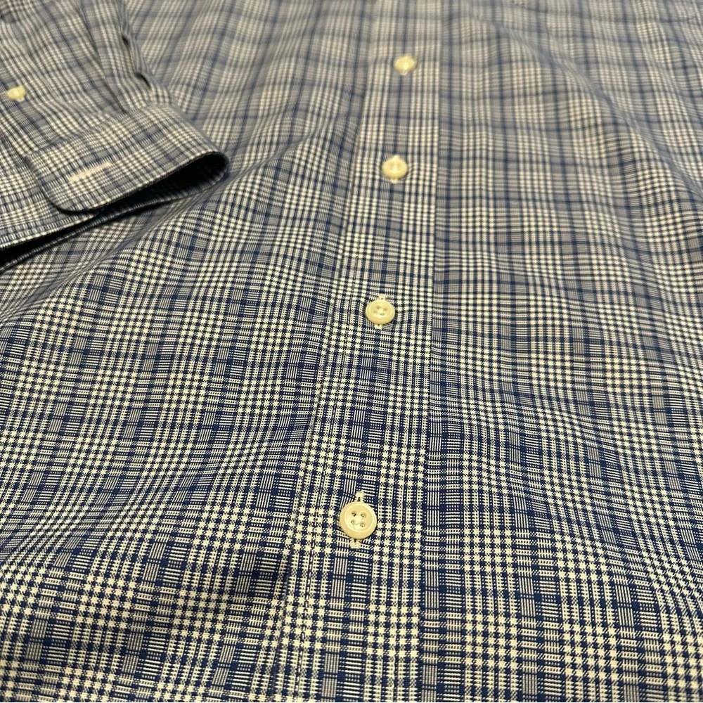 LL Bean Wrinkle Resistant Button Down size XL - Picture 7 of 7